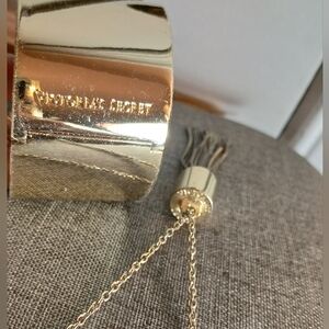 Victoria's Secret Jewelry Set. Gold-tone. Bracelet & Necklace